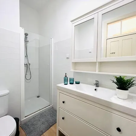 Luxury House Next Attractions With Free Parking בית נופש *